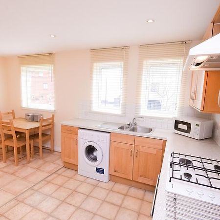 Town Or Country - Clench Street Apartment Southampton Bagian luar foto