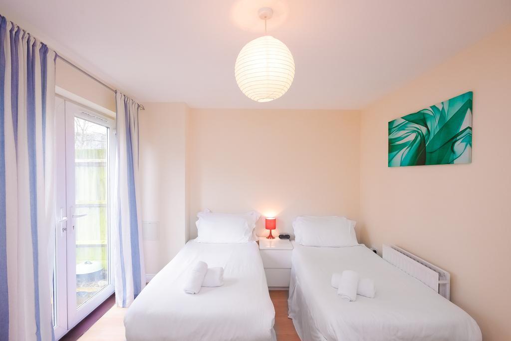 Town Or Country - Clench Street Apartment Southampton Bagian luar foto