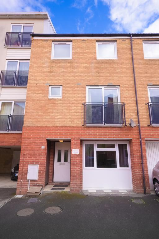 Town Or Country - Clench Street Apartment Southampton Bagian luar foto