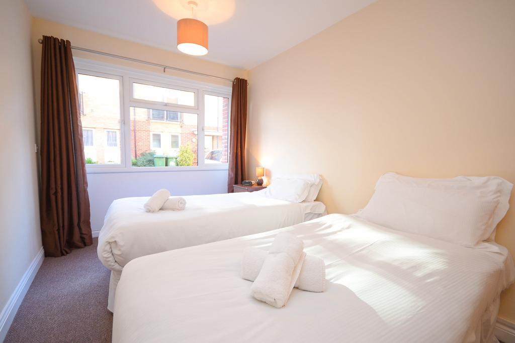 Town Or Country - Clench Street Apartment Southampton Bagian luar foto